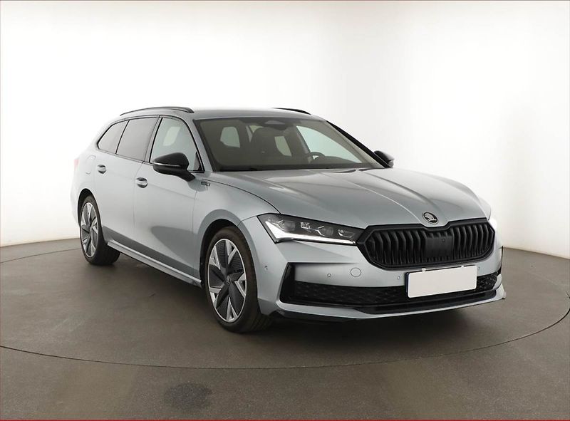Škoda Superb (2025) 2.0 TDI, Sportline, Navigace - fotka 1 z 22