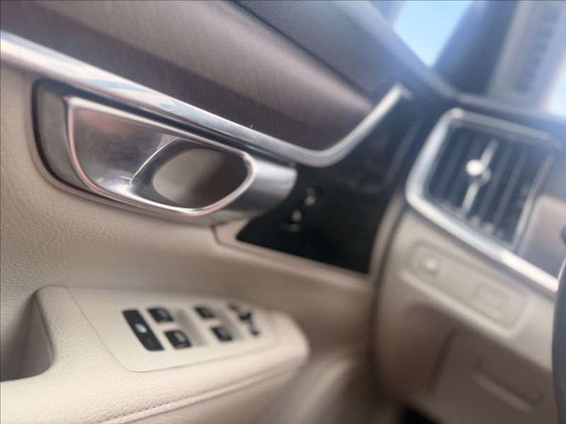Volvo V90 2,0 CROSS COUNTRY DPH NOVÉ ČR - fotka 15 z 31