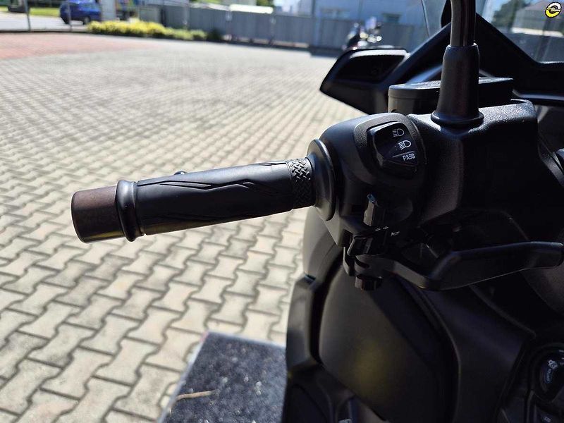 Yamaha X-Max 400 (2019) - fotka 18 z 22