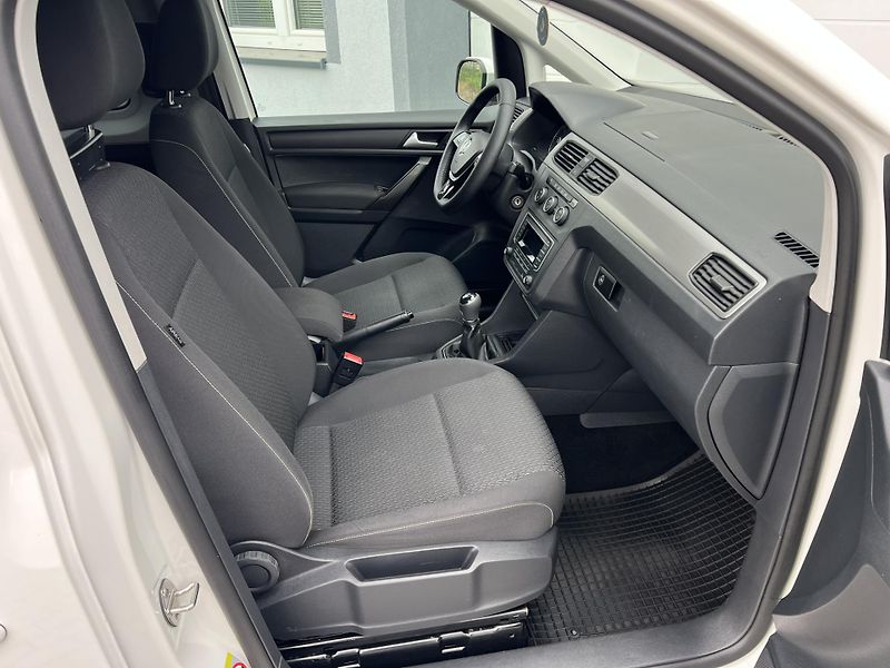 Volkswagen Caddy (2018) 2.0TDI 75kW TAŽNÉ 1.MAJITEL ČR - fotka 8 z 18