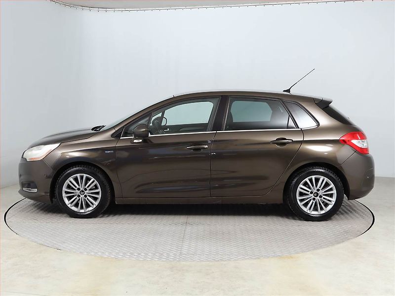 Citroën C4 (2013) Exclusive 1.6 HDi, Serv.kniha - fotka 3 z 15