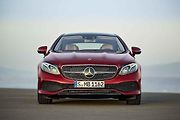 Mercedes-Benz třídy E Coupé.