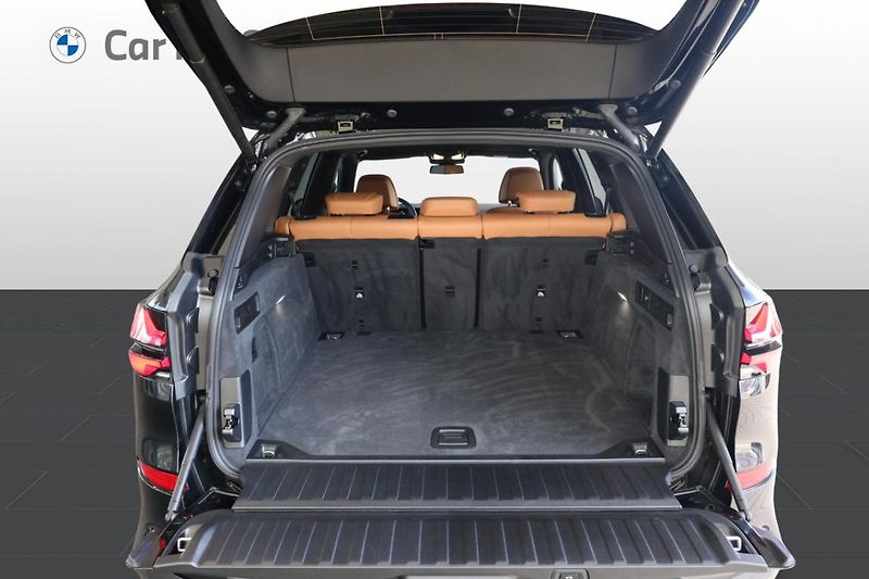 BMW X5 xDrive30d - fotka 8 z 31