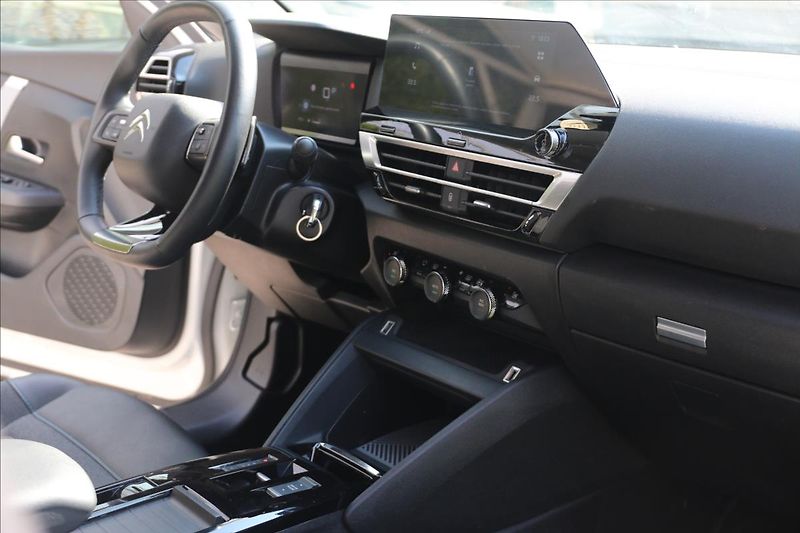 Citroën C4 1,2 1. Majitel, ČR, DPH - fotka 31 z 50