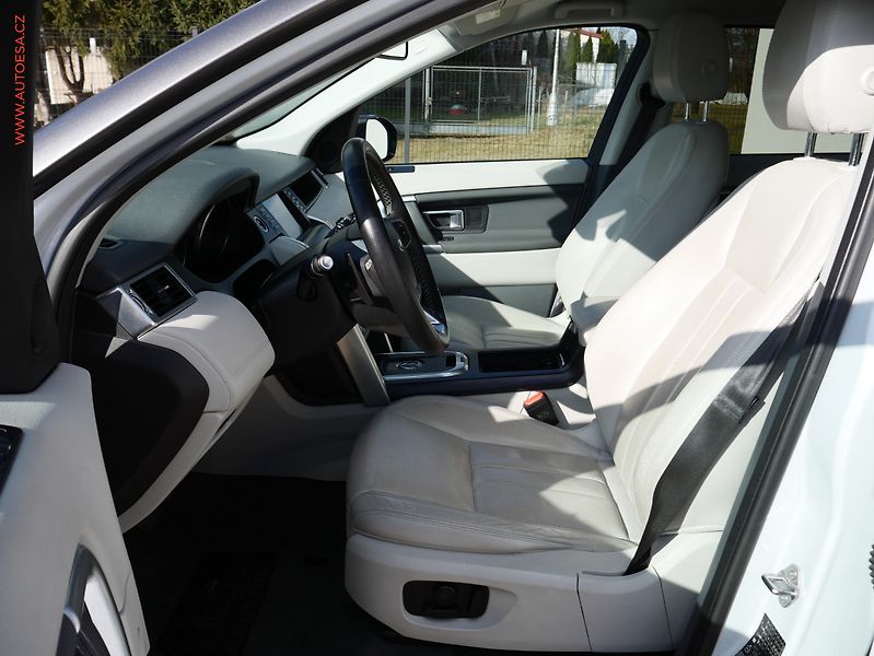 Land Rover Discovery Sport (2016) 2.0TD4 4x4, AT, bixen, panor - fotka 9 z 20