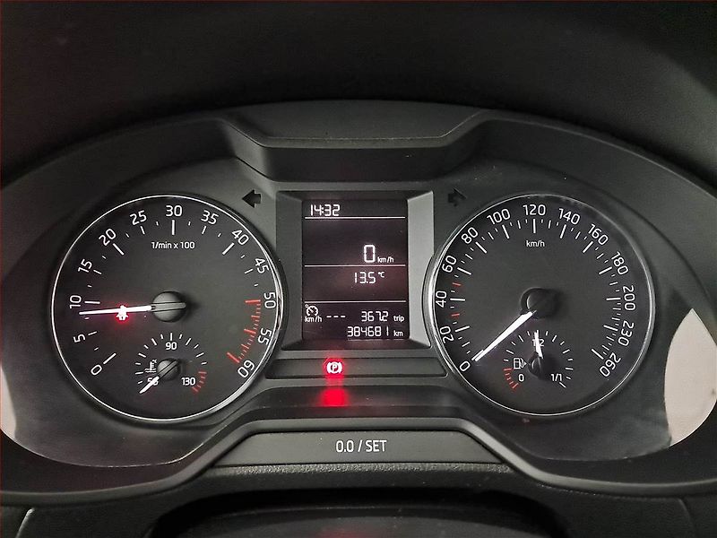 Škoda Octavia (2014) 1.6 TDI, Tempomat - fotka 11 z 16
