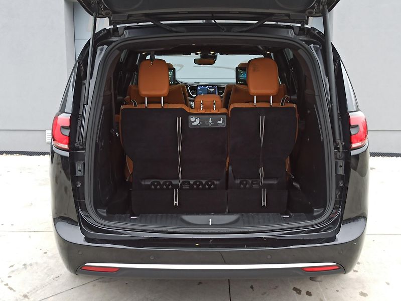 Chrysler Pacifica 3.6 194kW PHEV PINNACLE  - fotka 9 z 31