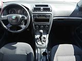 Škoda Octavia (2011) 1.6TDi, ČR, Klima - náhled 8