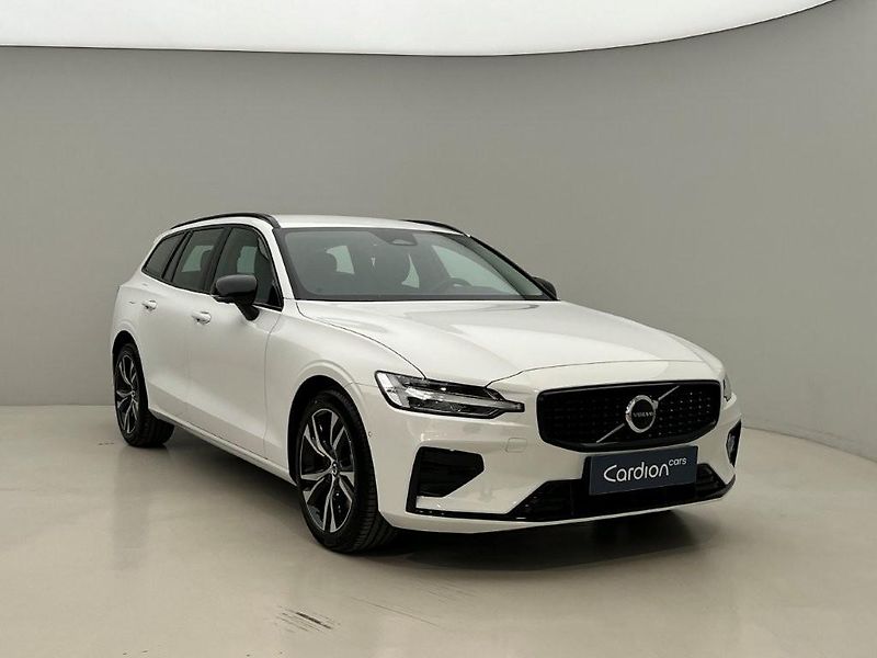 Volvo V60 (2026) B4 PLUS DARK AUT - fotka 13 z 44