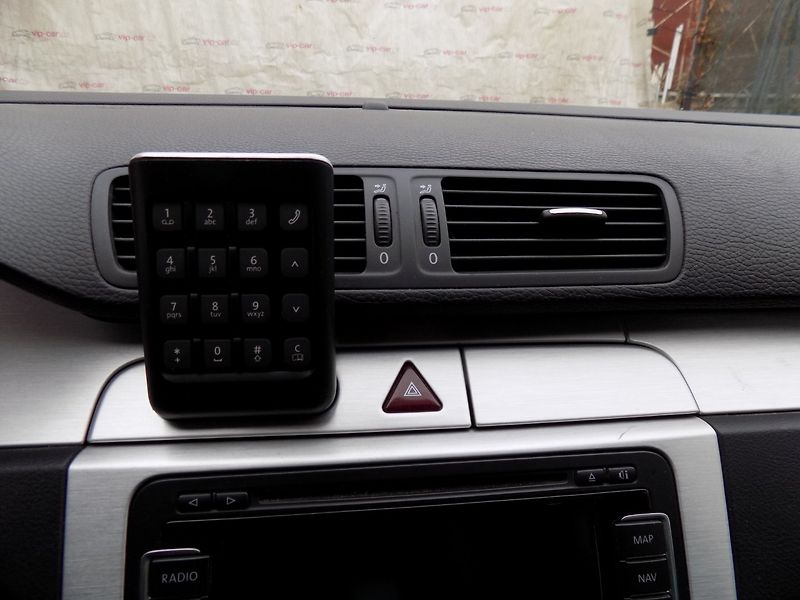Volkswagen Passat CC (2008) 2.0TDI/Highline/NAVI/Bi-xenon/ - fotka 28 z 37