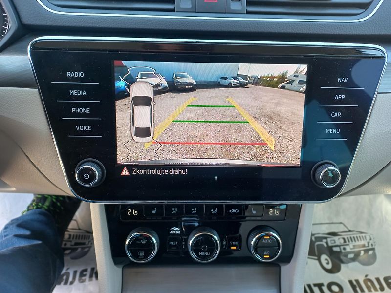 Škoda Superb (2021) 2.0TSi 140kW DSG ČR DPH  - fotka 16 z 19