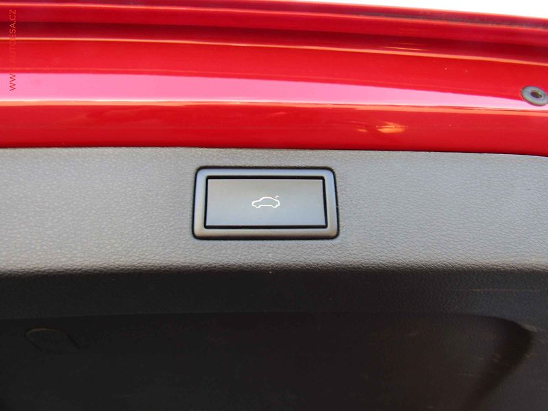 Škoda Kamiq (2020) 1.0 TSi, Style, DSG, navi - fotka 21 z 22