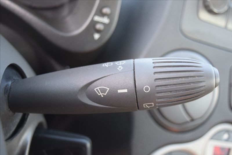 Fiat Panda 1,2 i 44KW AUTOMAT KLIMA ALU - fotka 34 z 49
