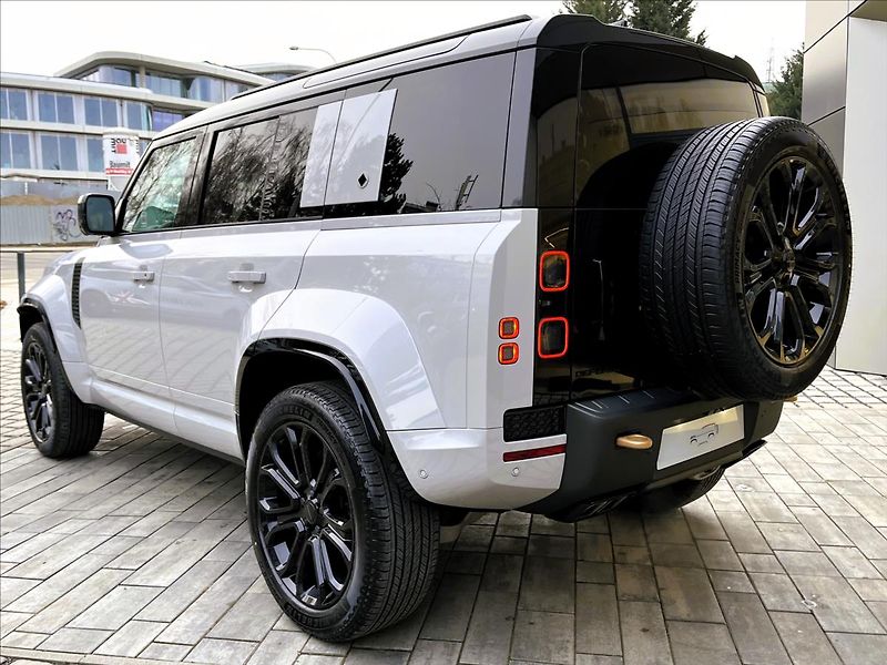 Land Rover Defender (2026) 110 V8 P635 OCTA - fotka 5 z 38