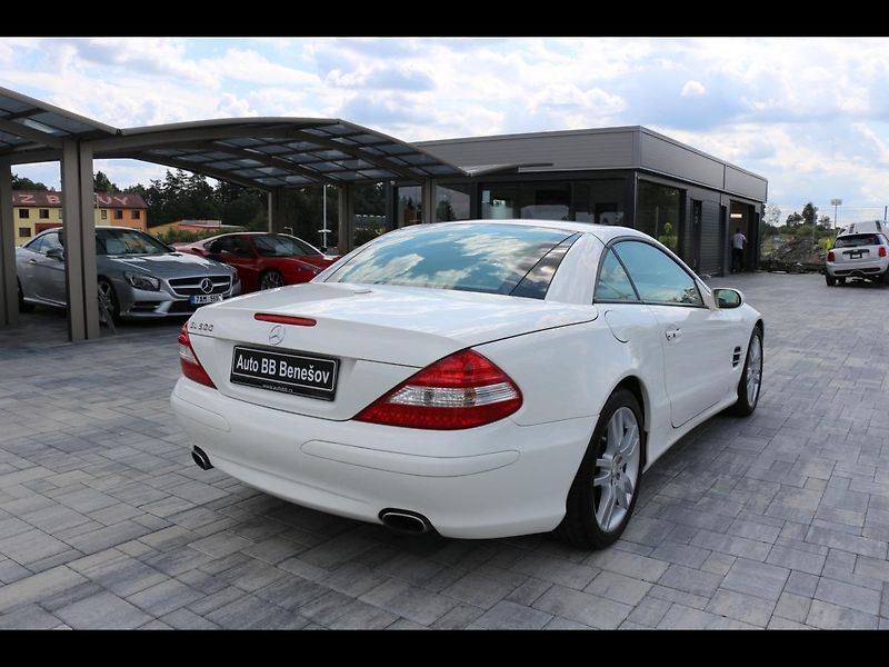 Mercedes-Benz SL 500 V8, facelift, 390 PS - fotka 6 z 44