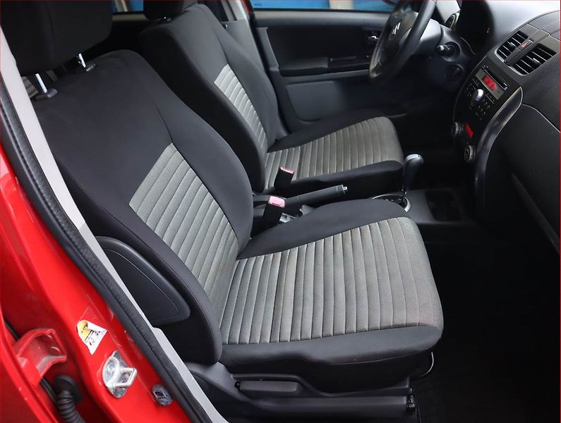 Suzuki SX4 (2013) 1.6 VVT, Automat, Serv.kniha - fotka 9 z 17