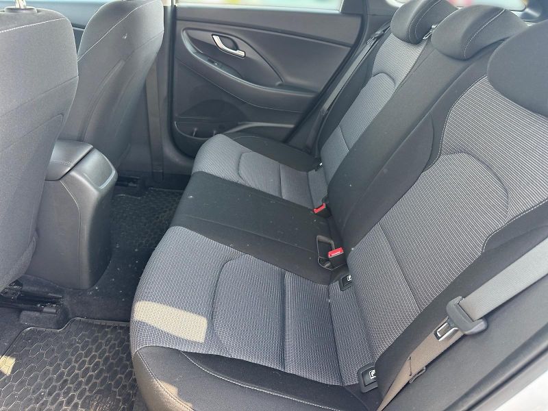 Hyundai i30 (2022) COMFORT 1.5i 80kW CZ DPH - fotka 8 z 11