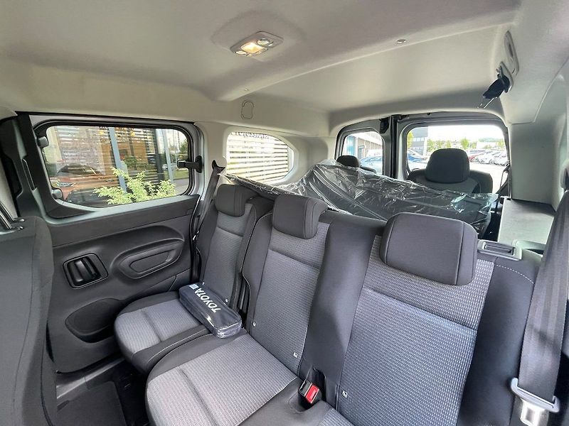 Toyota ProAce City Verso 1.2 M/T Long Business 7 míst - fotka 23 z 28