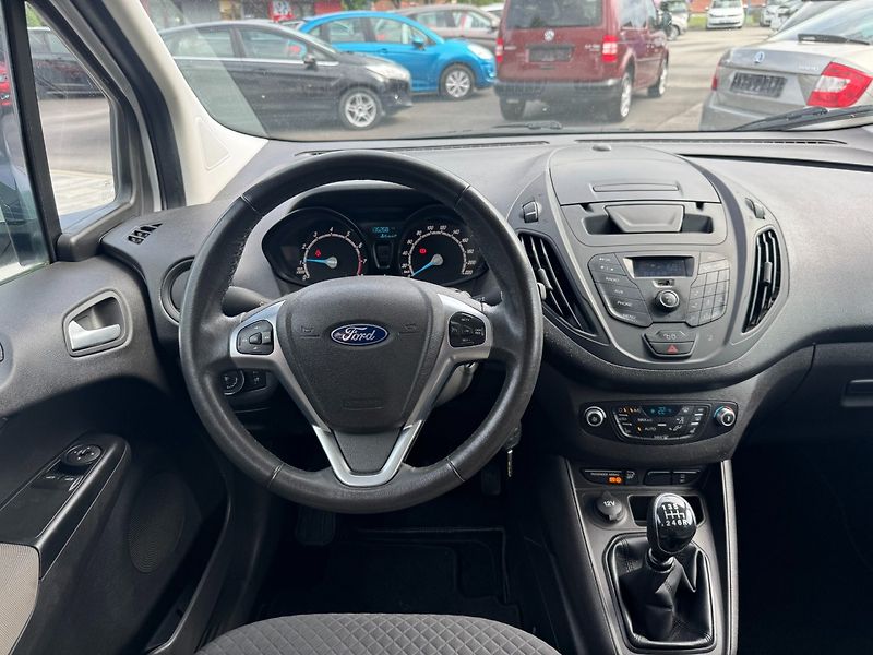 Ford Tourneo Courier (2019) 1.0 EcoBoost 73kW - fotka 17 z 29