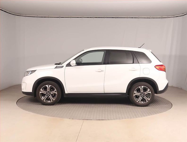 Suzuki Vitara (2017) 1.6 VVT, 4X4, Kůže, Navi - fotka 3 z 15