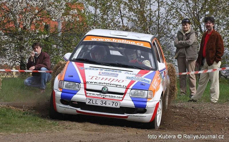 Jiří Hladík se svým zbrusu novým vozem Renault Clio Rally5 Phase II.