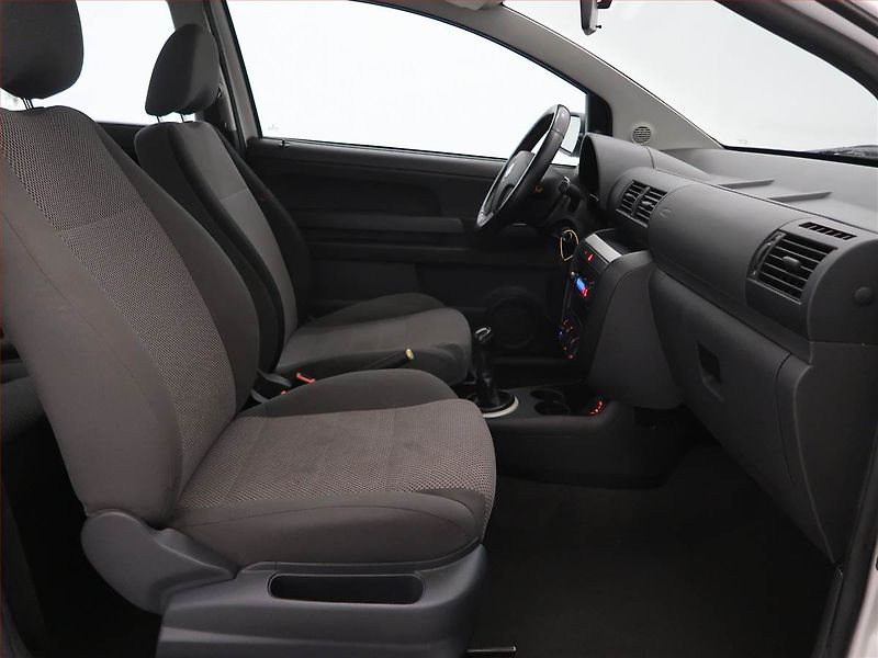 Volkswagen Fox (2010) 1.4 TDI, nová STK, zamluveno - fotka 9 z 12