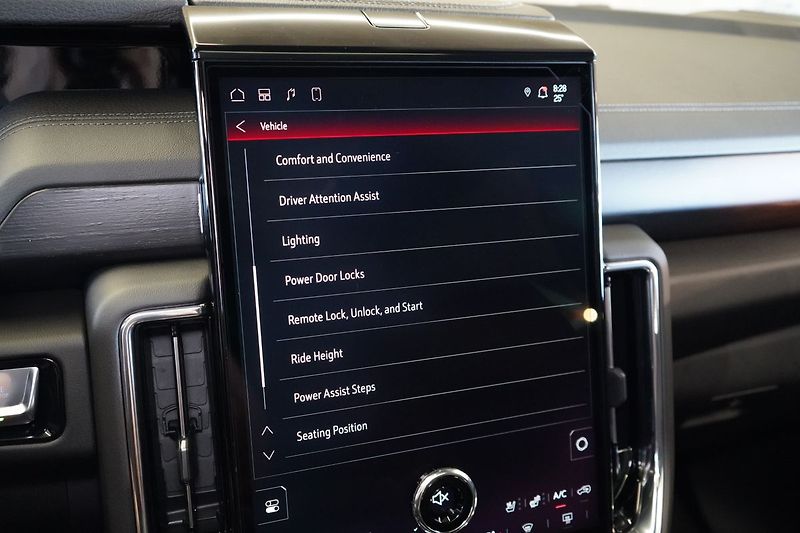 GMC Yukon (2026) Denali 6.2 V8 - fotka 45 z 59