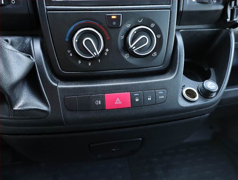 Citroën Jumper (2014) 2.2 HDi, 7Míst, L3H2 - fotka 11 z 12