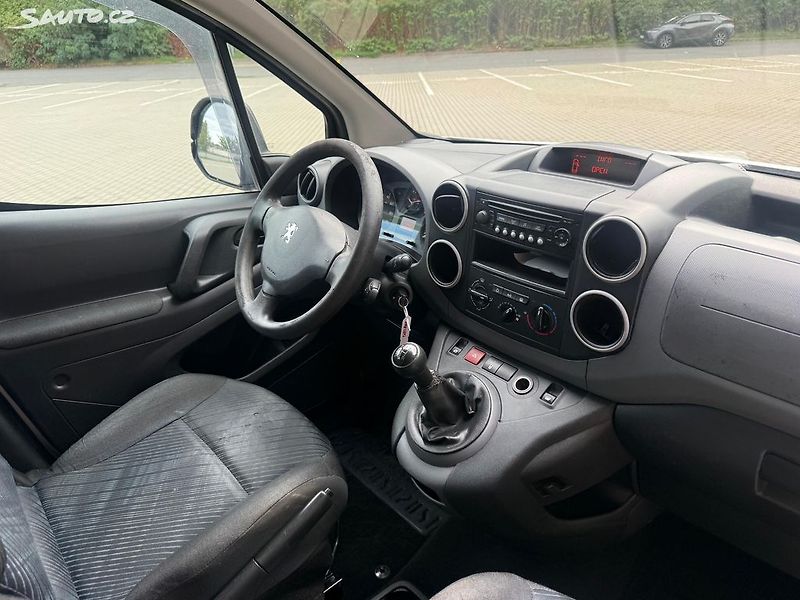 Peugeot Partner (2011) 1.6HDi 55kw 5 míst Tažné - fotka 10 z 15