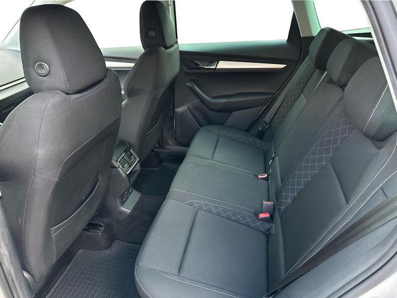 Škoda Karoq 2,0TDi 110kW AMBITION 125 LET - fotka 12 z 23