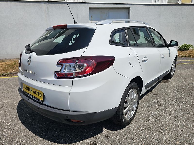 Renault Mégane (2012) 1.6i - fotka 5 z 17