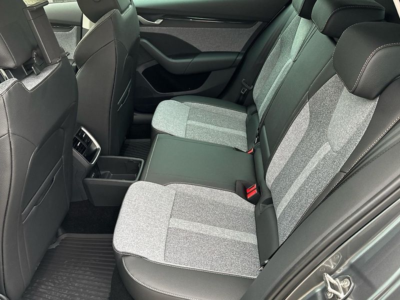 Škoda Octavia Combi 1,5 TSI 110kW DSG - fotka 13 z 24