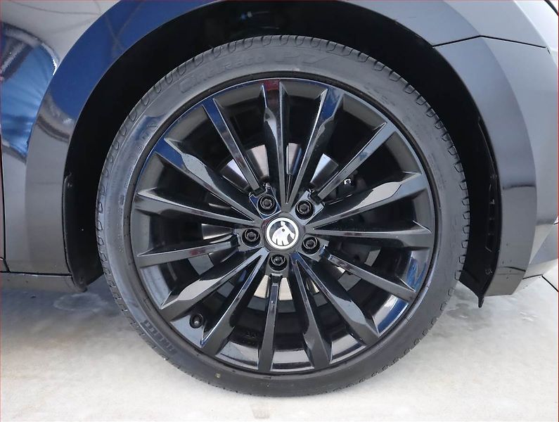 Škoda Superb (2017) 2.0 TDI, Automat, Kůže, Navi - fotka 15 z 21