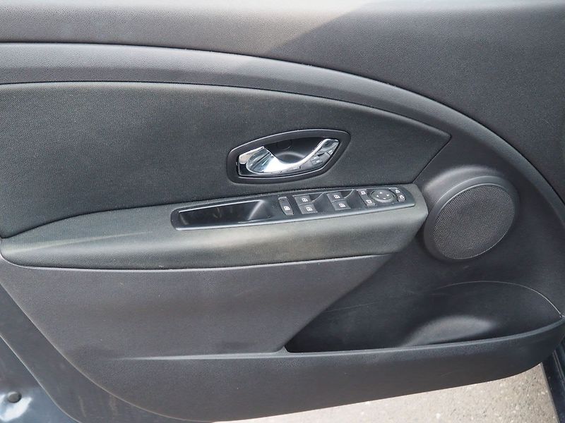 Renault Mégane (2015) 1.6 dCi, 96 kW, Limited - fotka 9 z 32