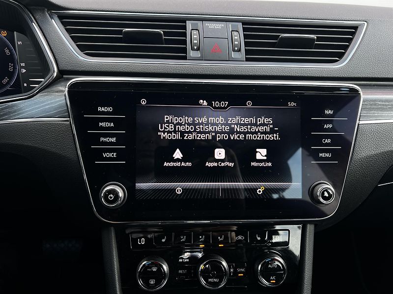 Škoda Superb 1.5TSI DSG Business 1.Maj DPH - fotka 16 z 25