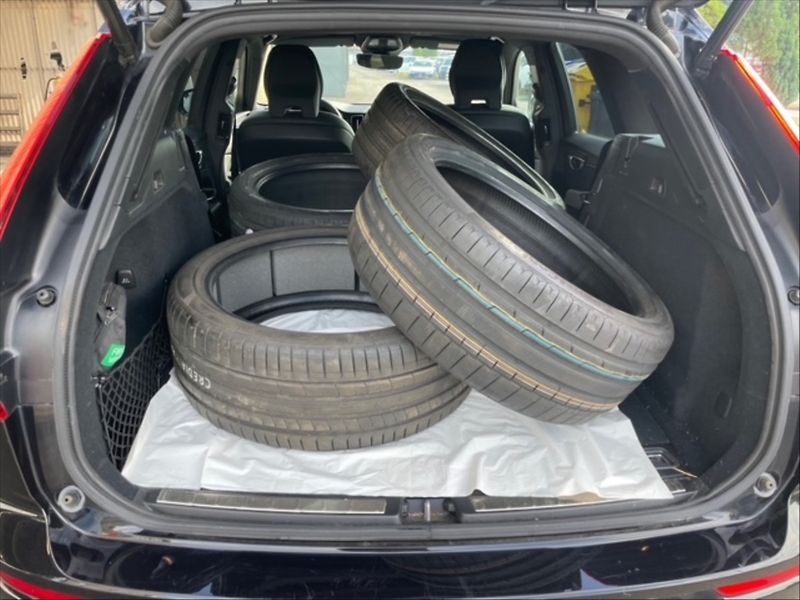 Volvo XC60 2,0 B5 AWD Plus Black Ed. AT - fotka 6 z 11