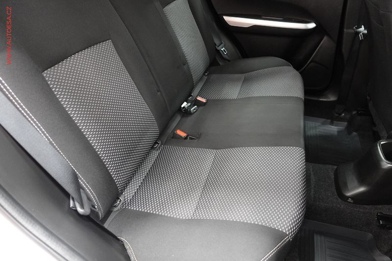 Suzuki Vitara (2016) 1.6 DDiS 4x4, AC, TZ, navi - fotka 12 z 25