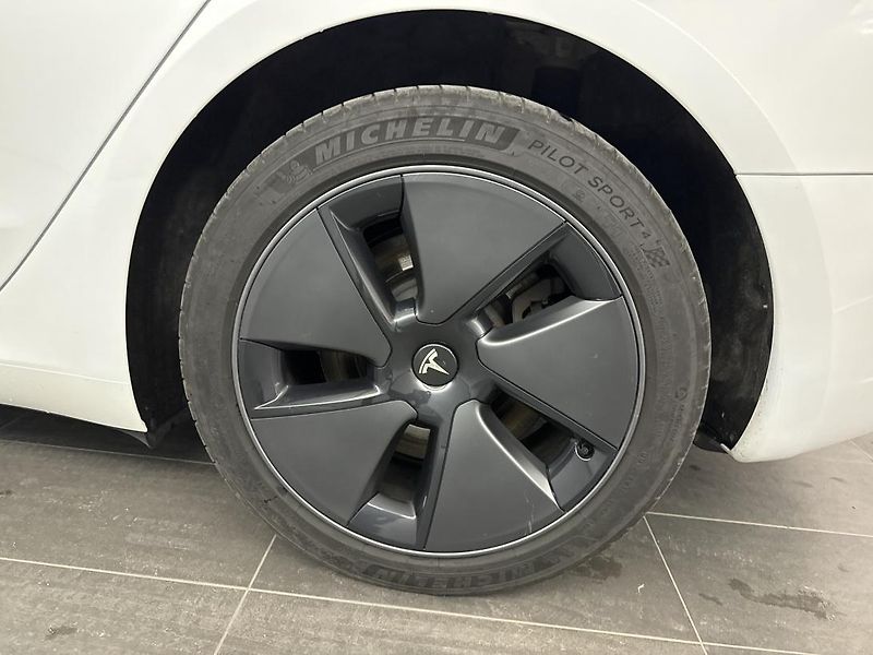 Tesla Model 3 LONG RANGE DUAL MOTOR TZ  98% - fotka 9 z 12