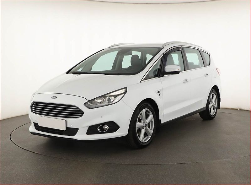 Ford S-MAX (2019) 2.0 EcoBlue, Automat, 7 míst - fotka 2 z 22