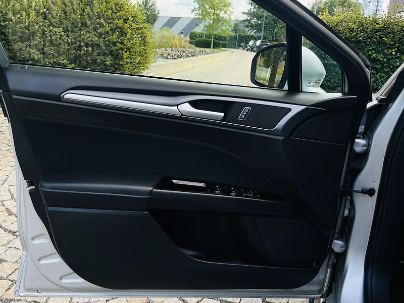 Ford Mondeo 2.0TDCi AUTOMAT SERVISKA TAŽNÉ - fotka 32 z 44