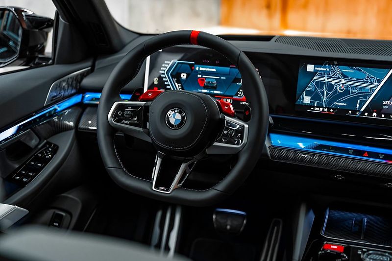 BMW M5 - fotka 11 z 23