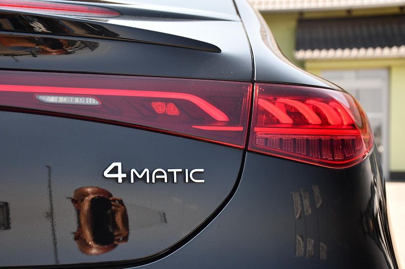 Mercedes-Benz EQE 350 4MATIC 4L-ZÁRUKA  - fotka 58 z 58