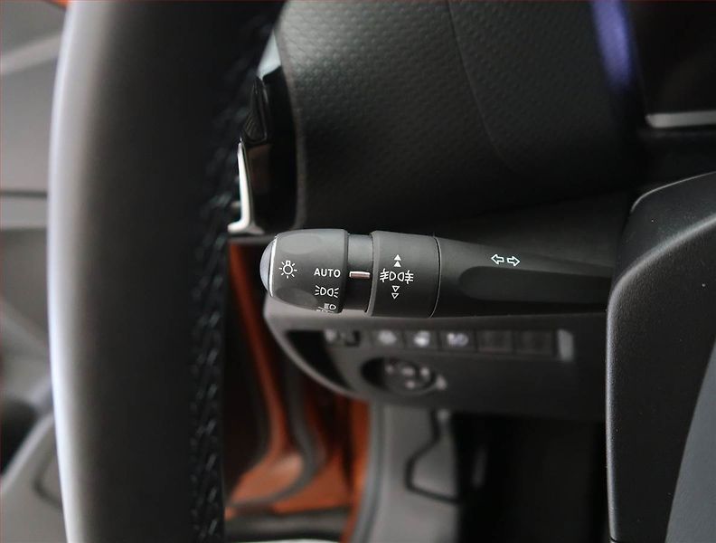 Citroën ë-C4 (2022) Shine 50 kWh, SoH 94% - fotka 24 z 27