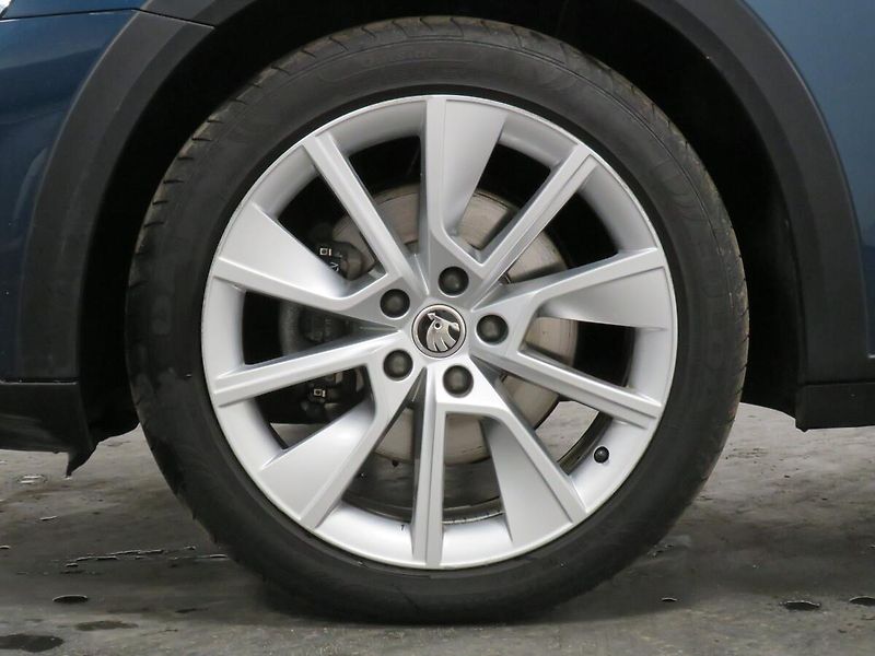 Škoda Superb - fotka 10 z 25