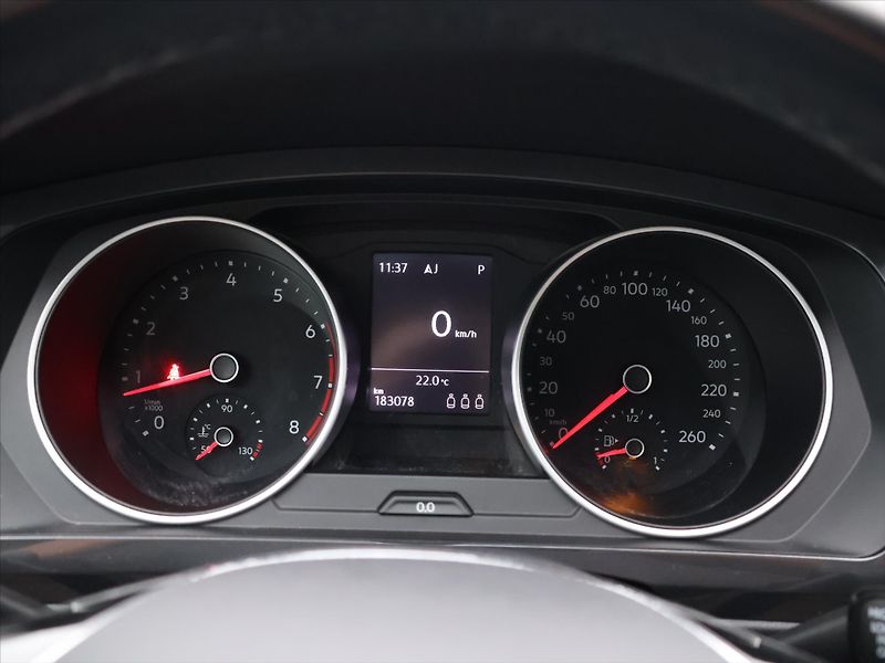 Volkswagen Tiguan 1,4 TSI 110kW DSG Serv.kniha - fotka 15 z 26
