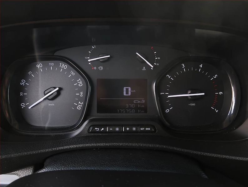 Citroën Jumpy (2018) 1.6 BlueHDi, L2H1, 1Maj - fotka 10 z 17