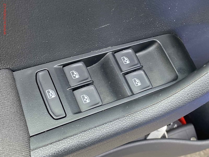 Škoda Fabia (2019) 1.0TSi, ČR, Style, LED - fotka 11 z 17