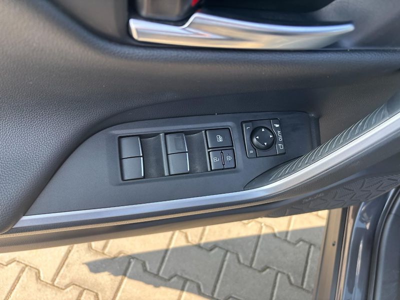 Toyota RAV4 2.5 HSD e-CVT AWD Selection - fotka 12 z 28
