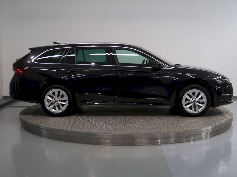 Škoda Octavia (2025) TOP SELECTION 1.5TSI M-HEV 110 - fotka 8 z 38
