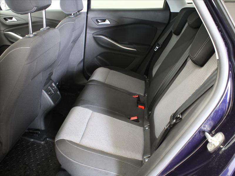 Opel Grandland X 1,2 Turbo 96kW AT 1.maj.ČR - fotka 7 z 16